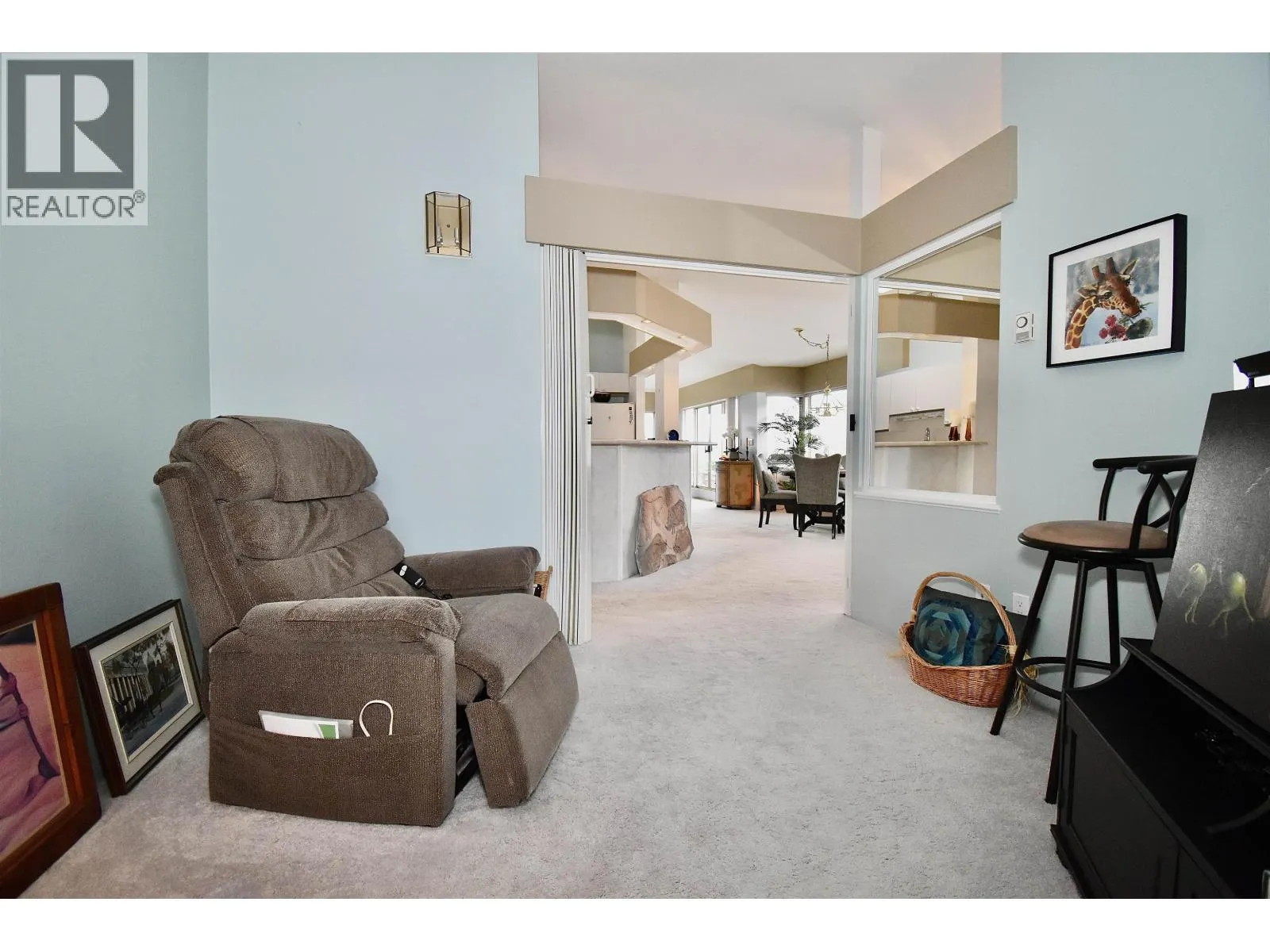 28 555 EAGLECREST DRIVE