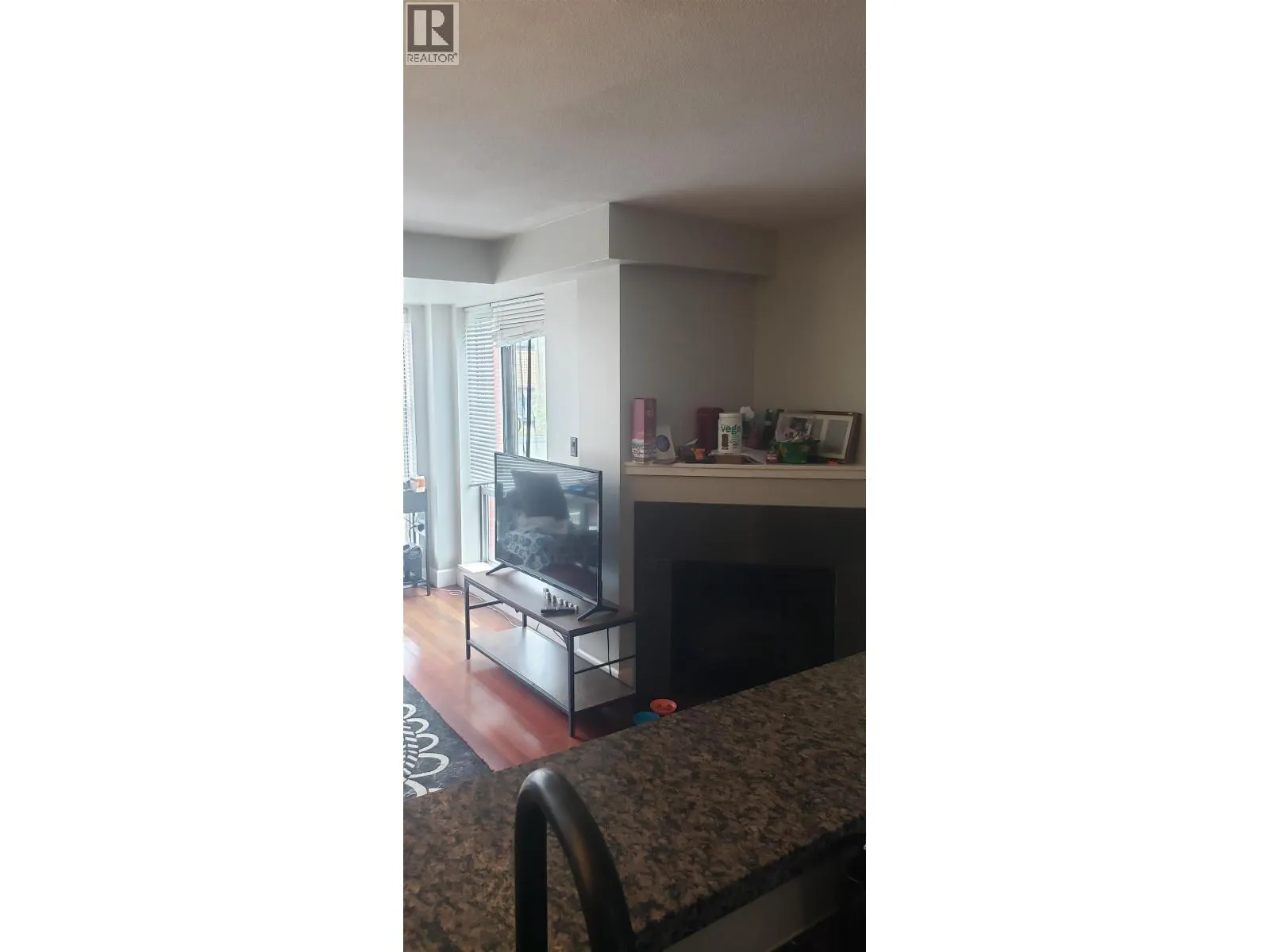 413 3811 HASTINGS STREET