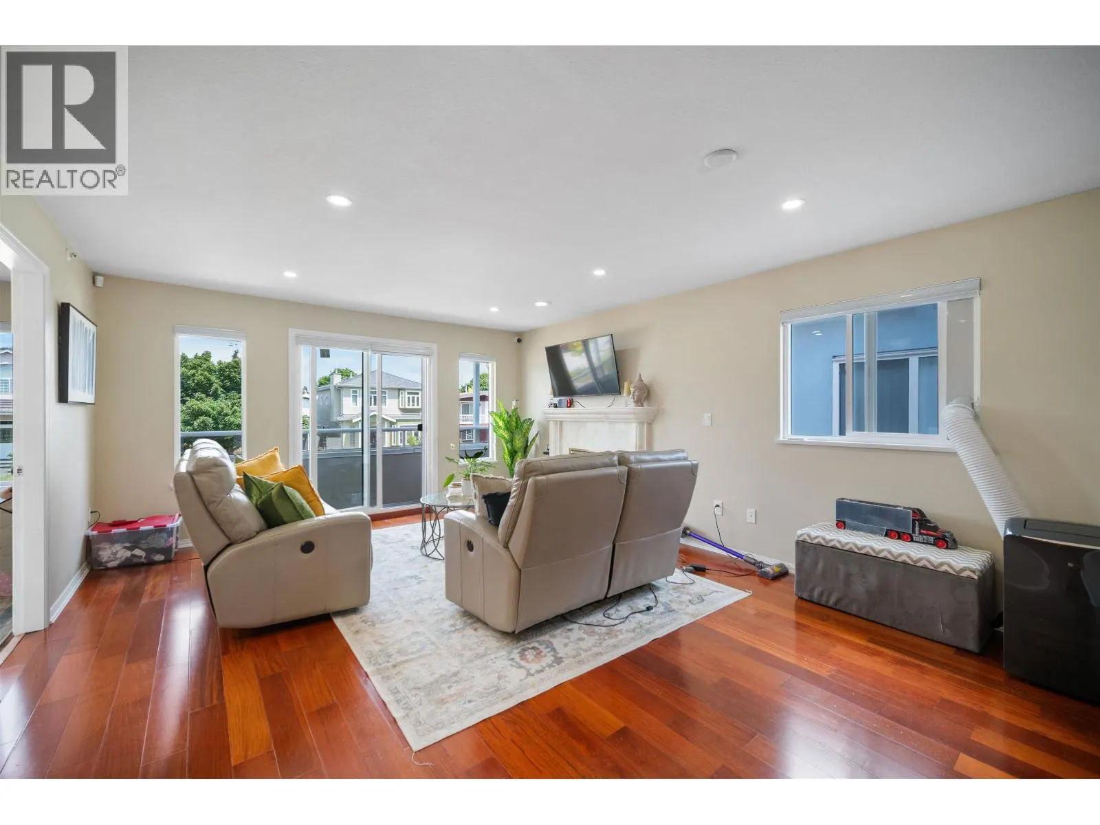 248 E 59TH AVENUE