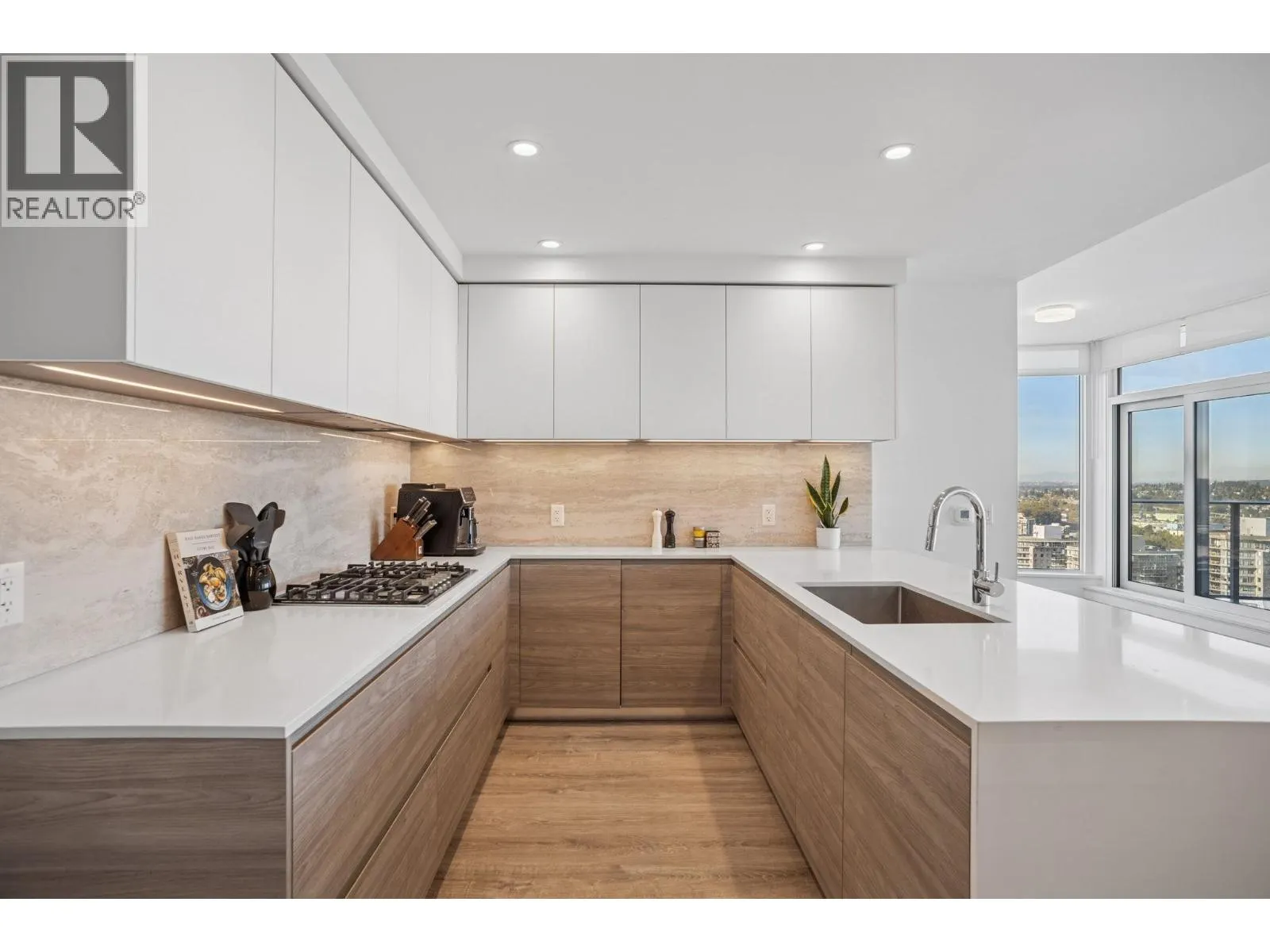 3703 680 QUAYSIDE DRIVE