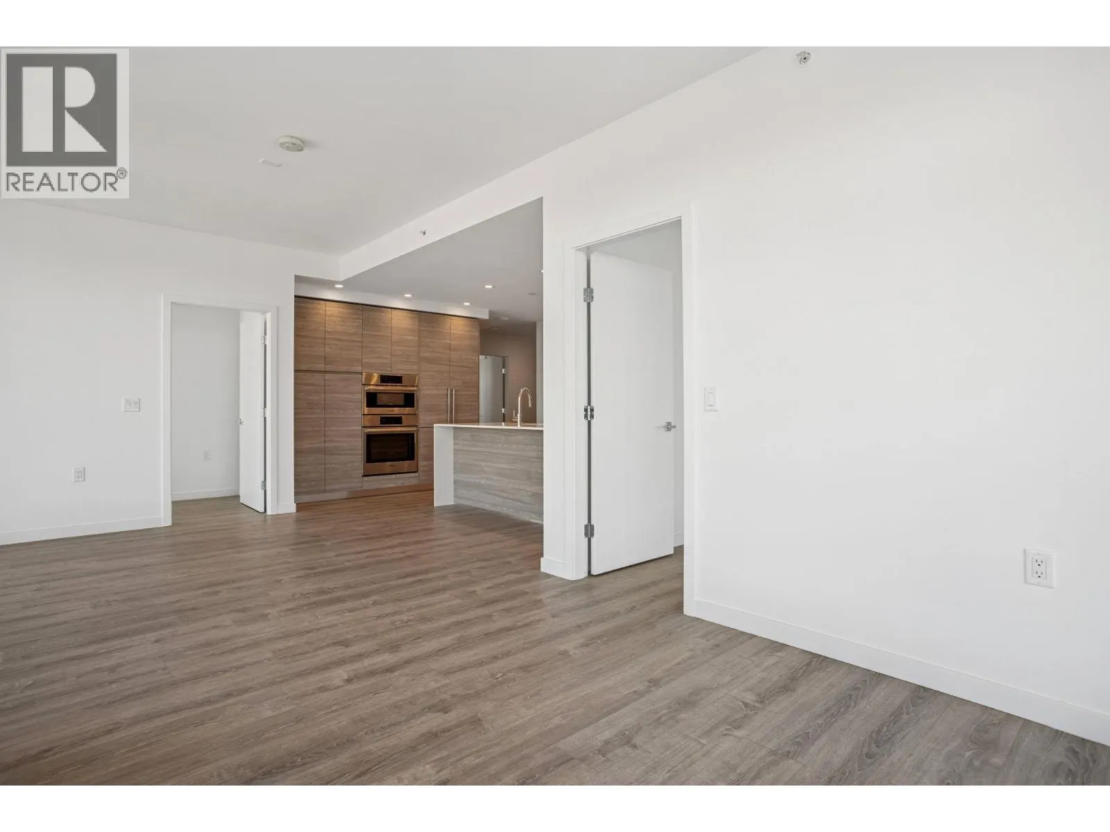 3703 680 QUAYSIDE DRIVE