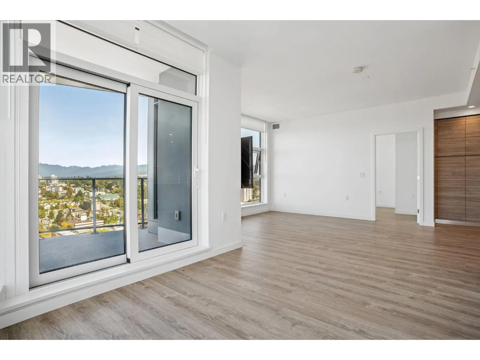 3703 680 QUAYSIDE DRIVE