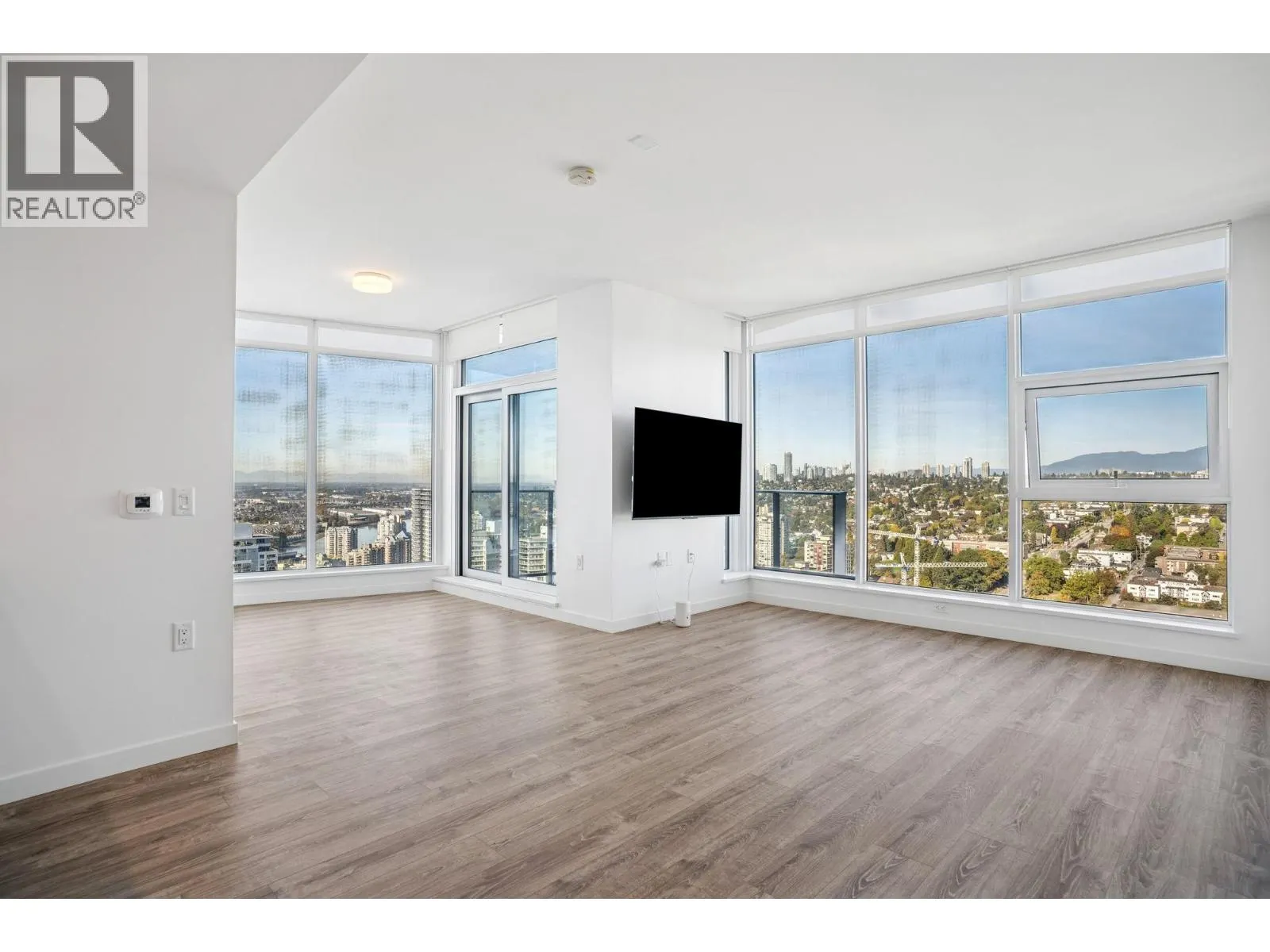 3703 680 QUAYSIDE DRIVE