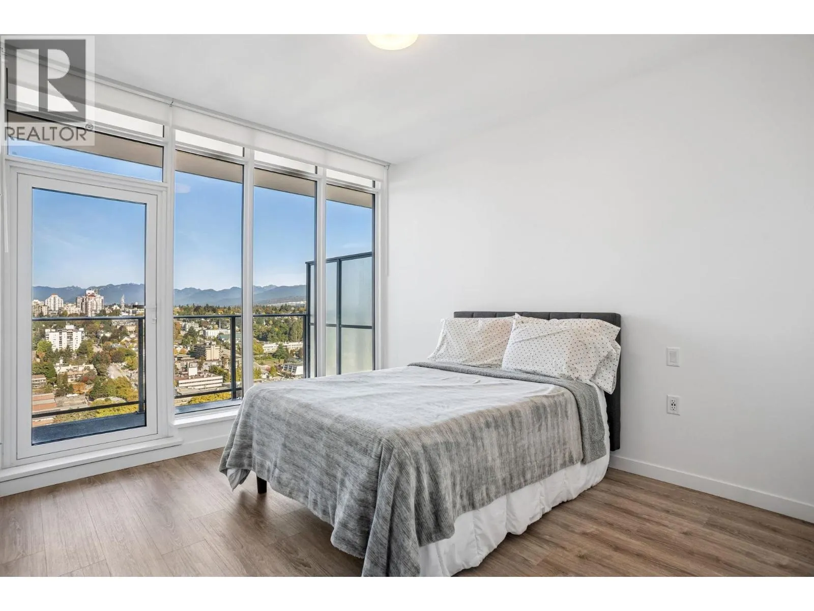 3703 680 QUAYSIDE DRIVE
