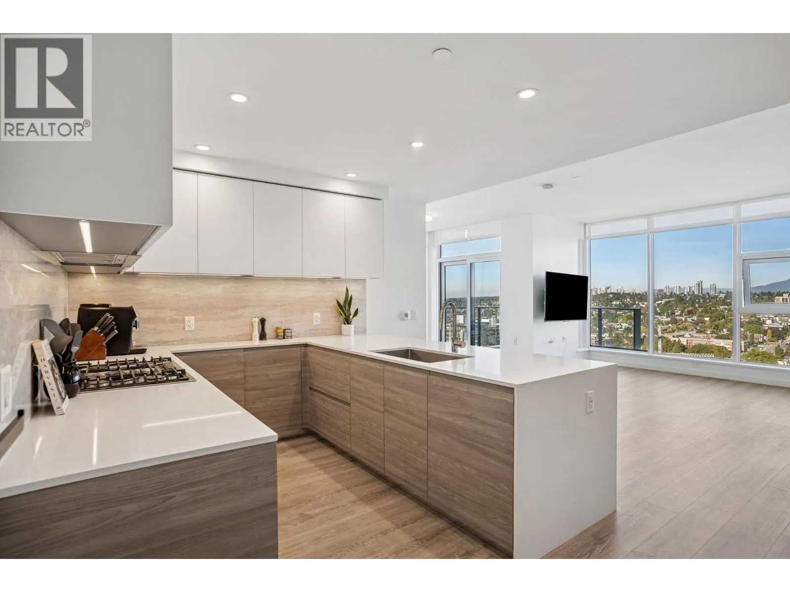 3703 680 QUAYSIDE DRIVE