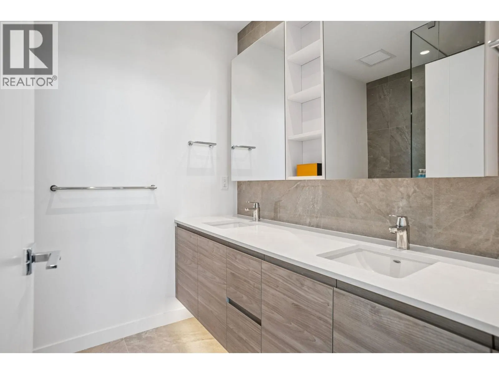 3703 680 QUAYSIDE DRIVE