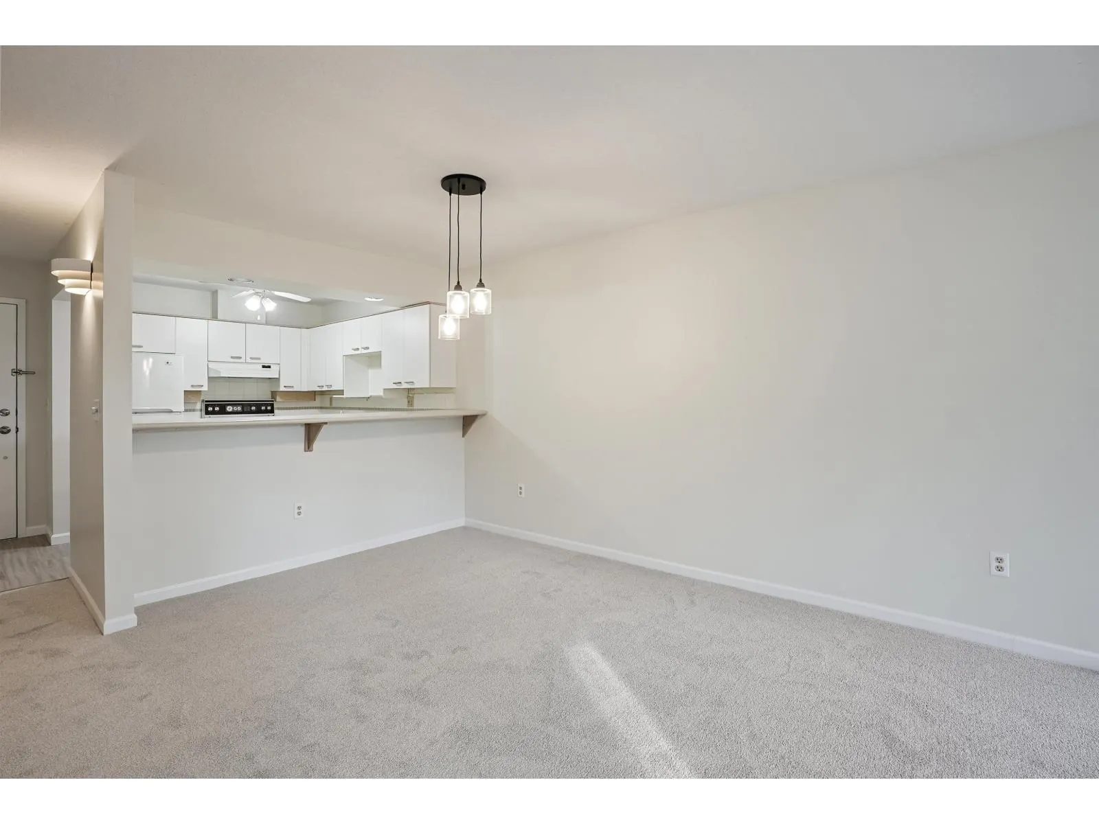 304 15717 MARINE DRIVE
