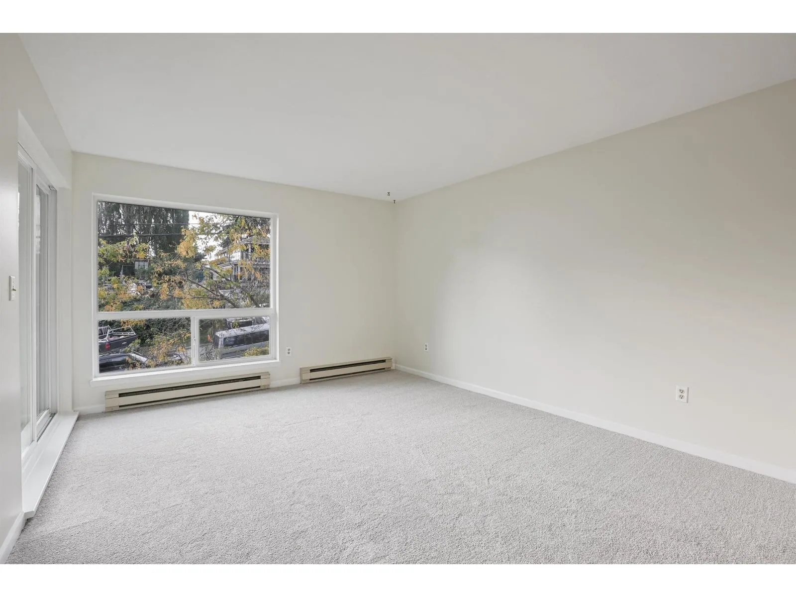 304 15717 MARINE DRIVE