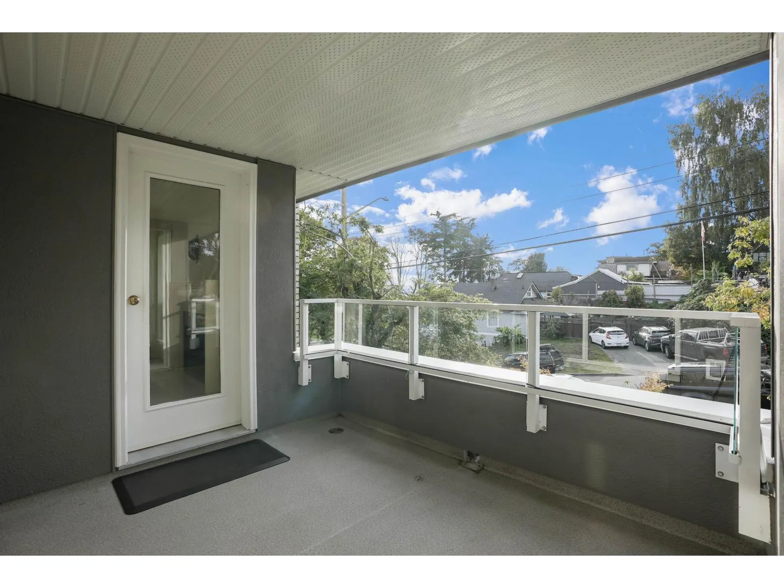304 15717 MARINE DRIVE