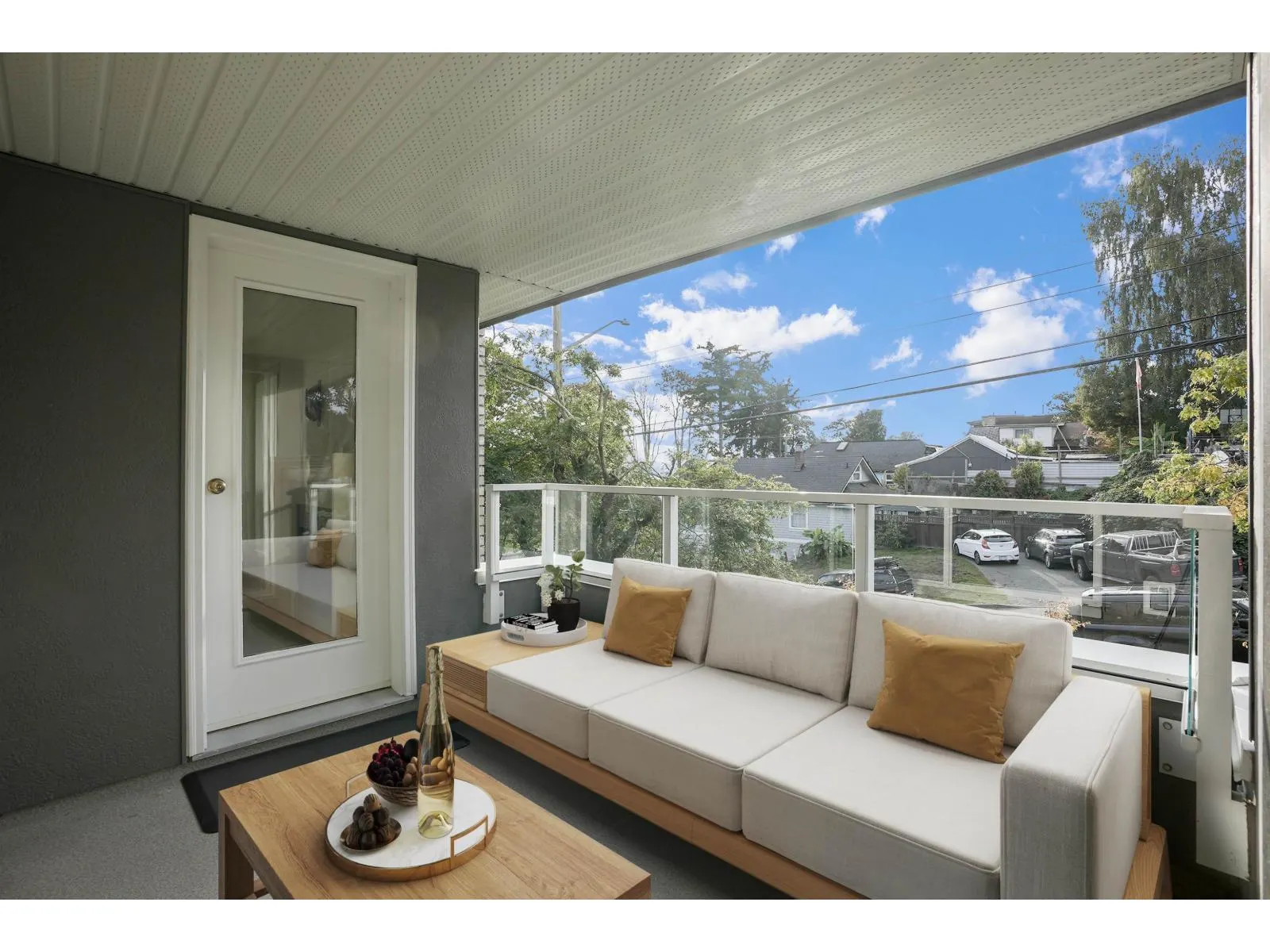 304 15717 MARINE DRIVE