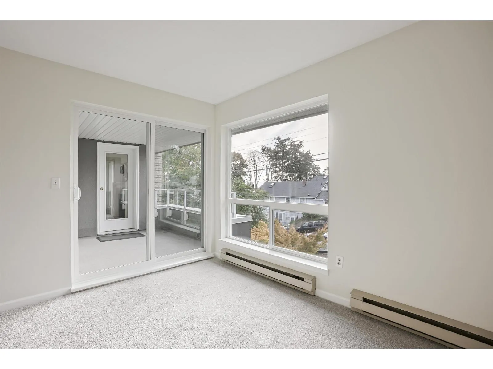 304 15717 MARINE DRIVE