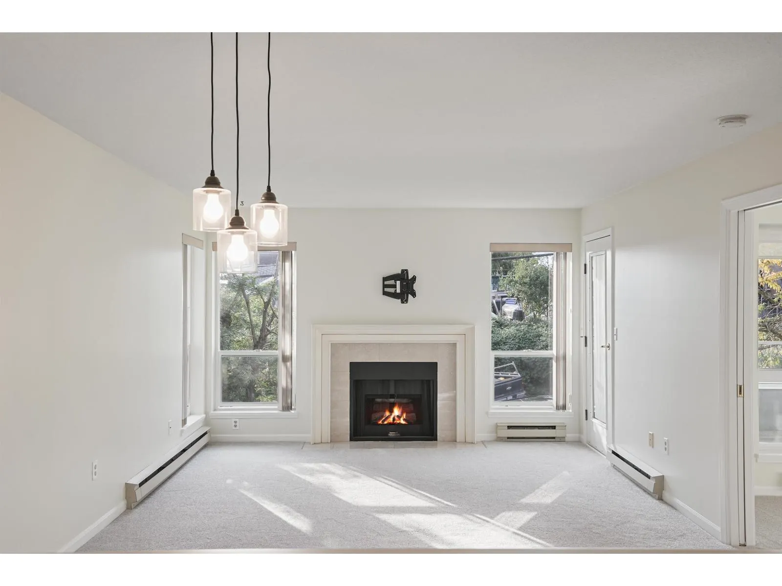 304 15717 MARINE DRIVE