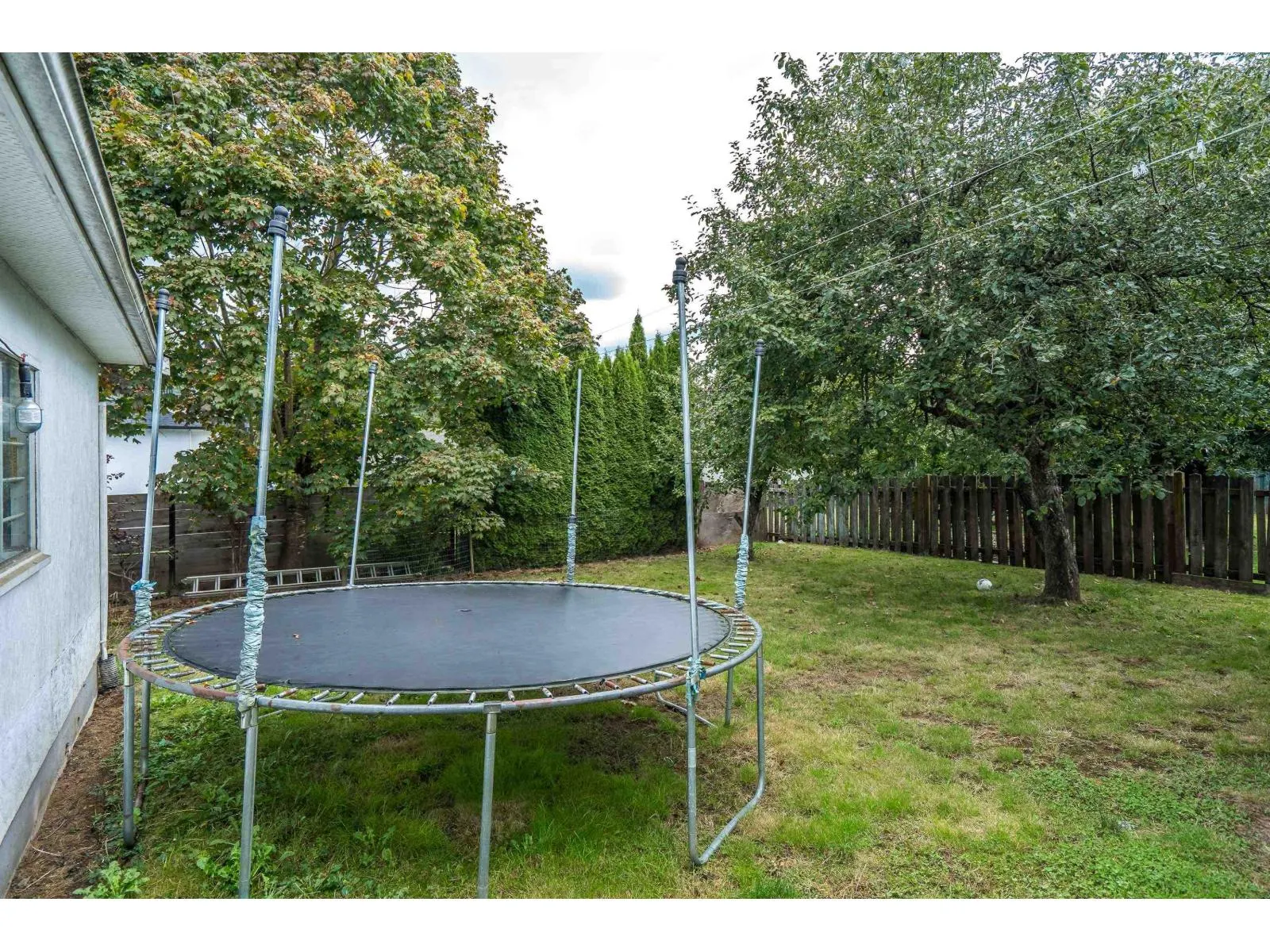 2545 LILAC CRESCENT