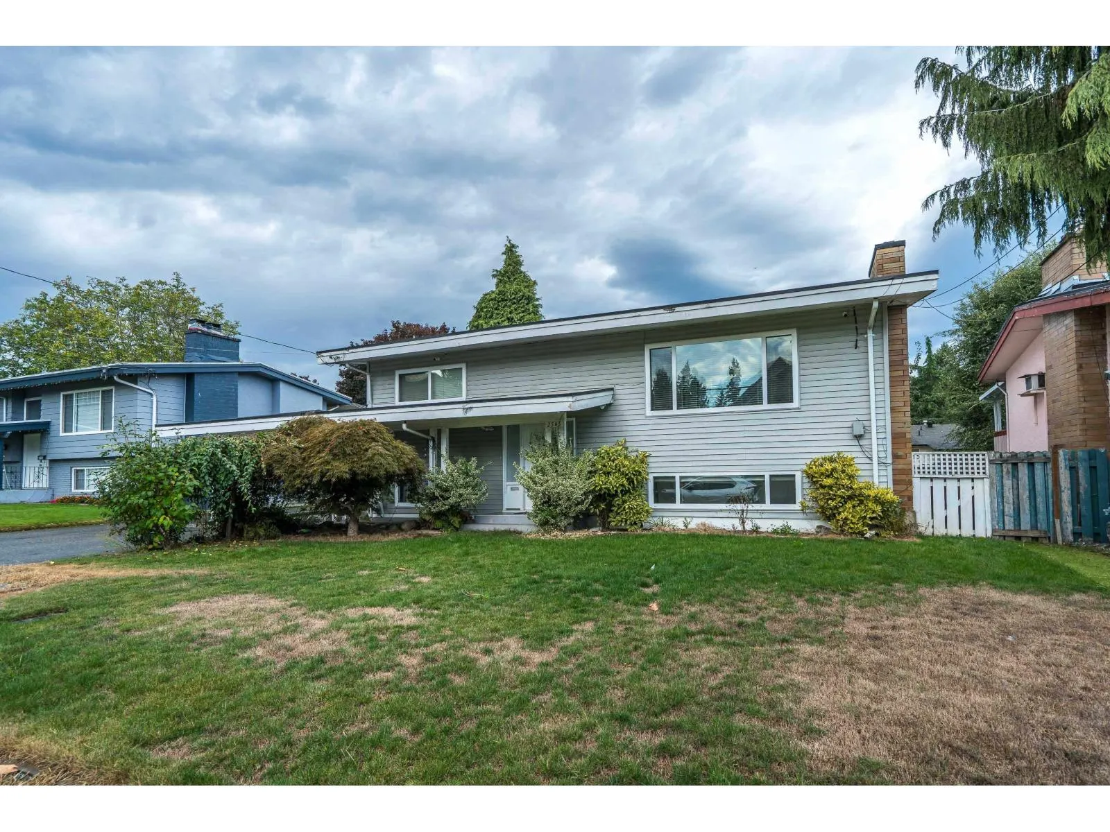 2545 LILAC CRESCENT
