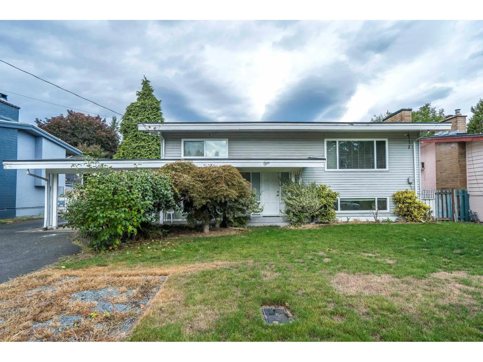 2545 LILAC CRESCENT