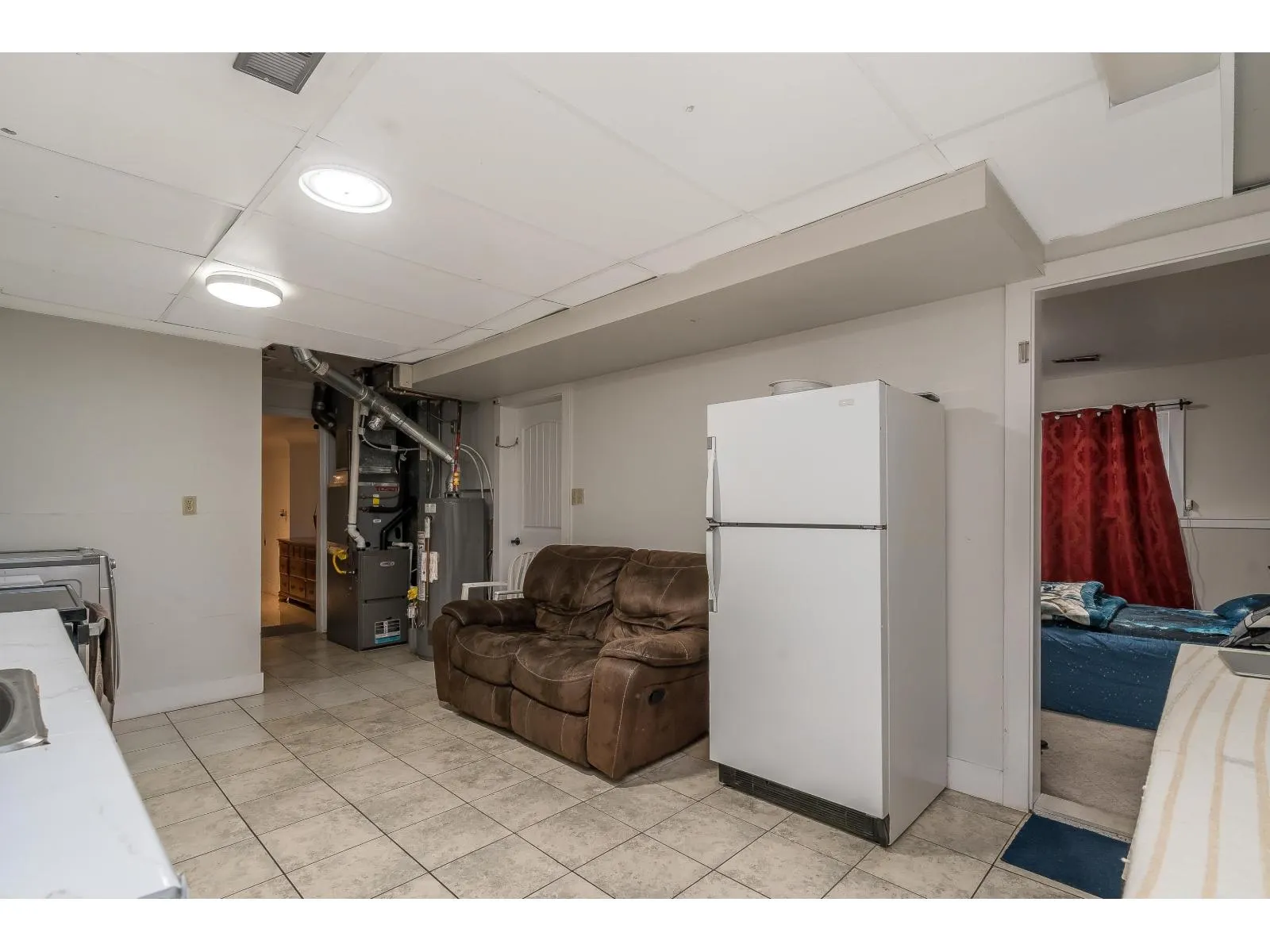 2545 LILAC CRESCENT