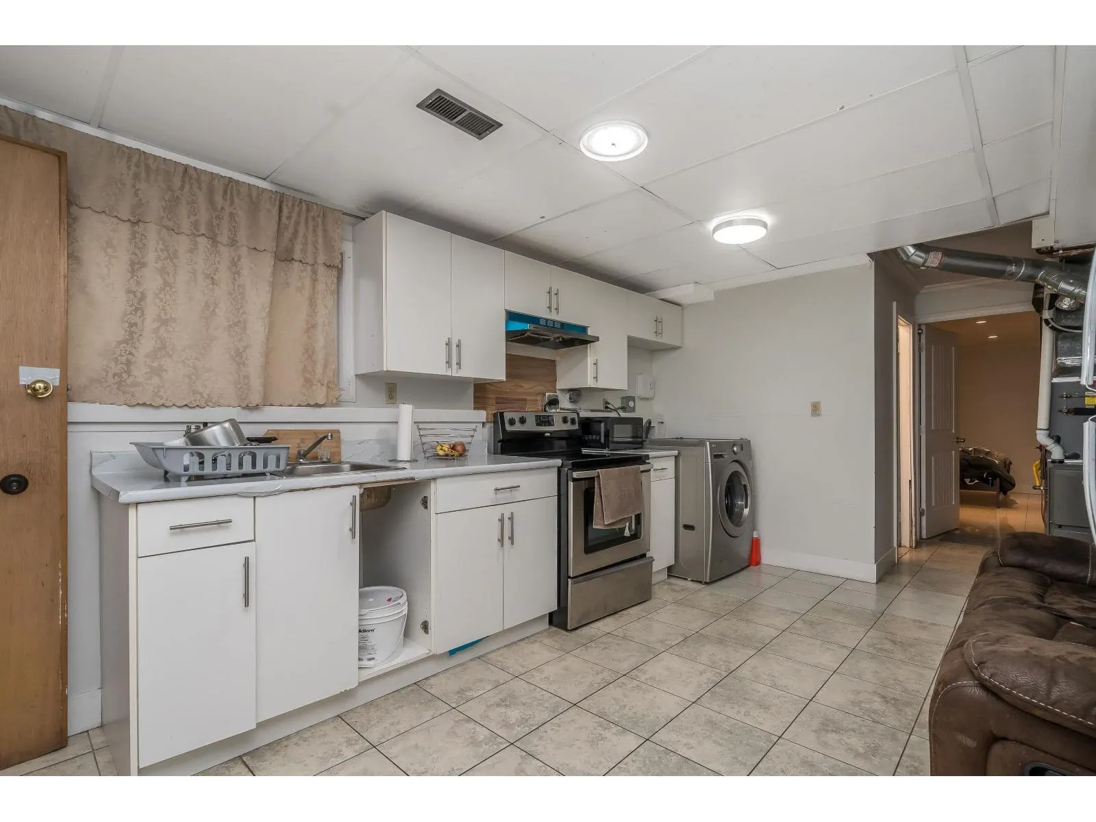 2545 LILAC CRESCENT