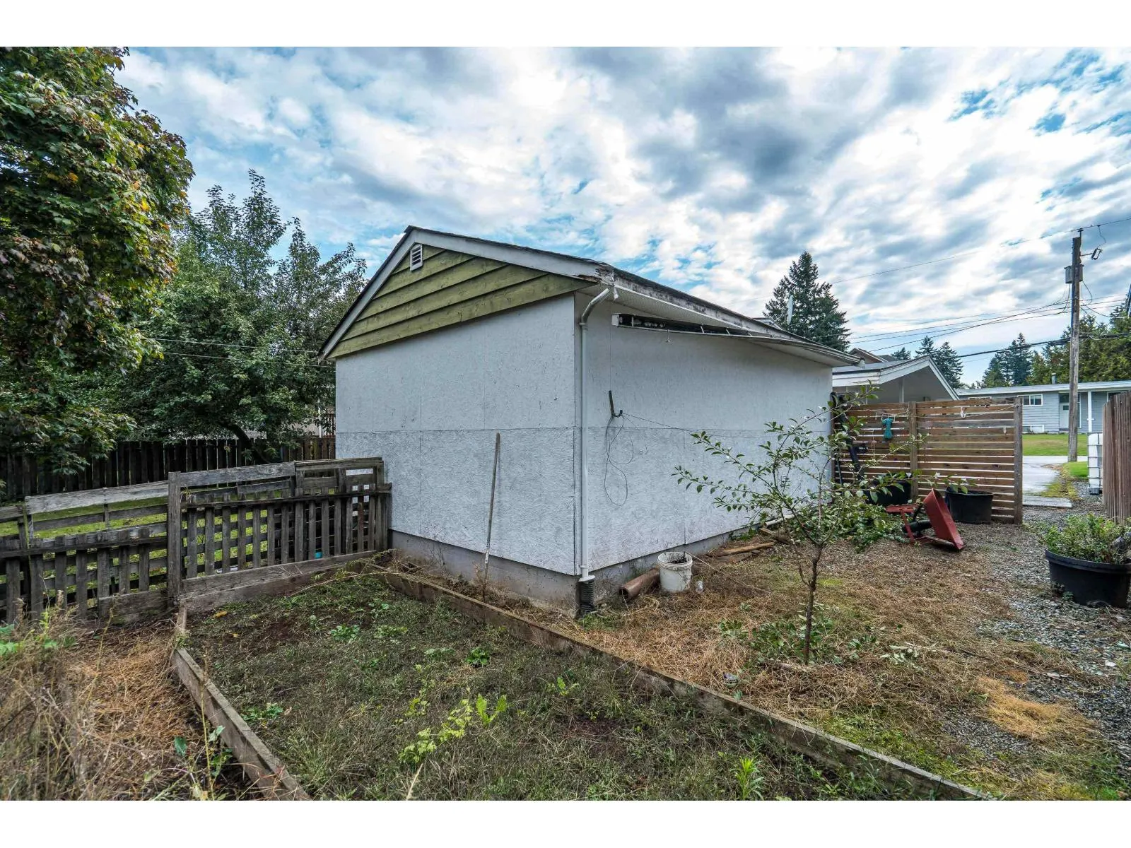 2545 LILAC CRESCENT