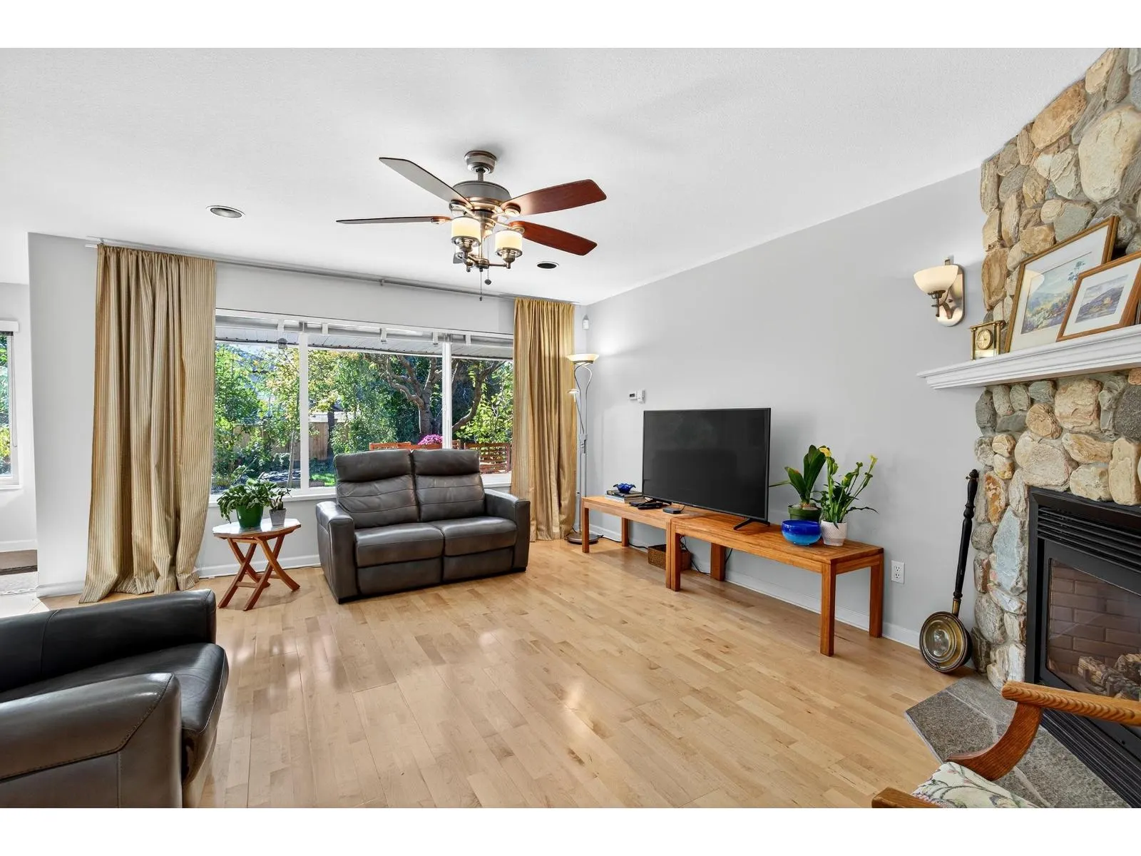 27012 25 AVENUE