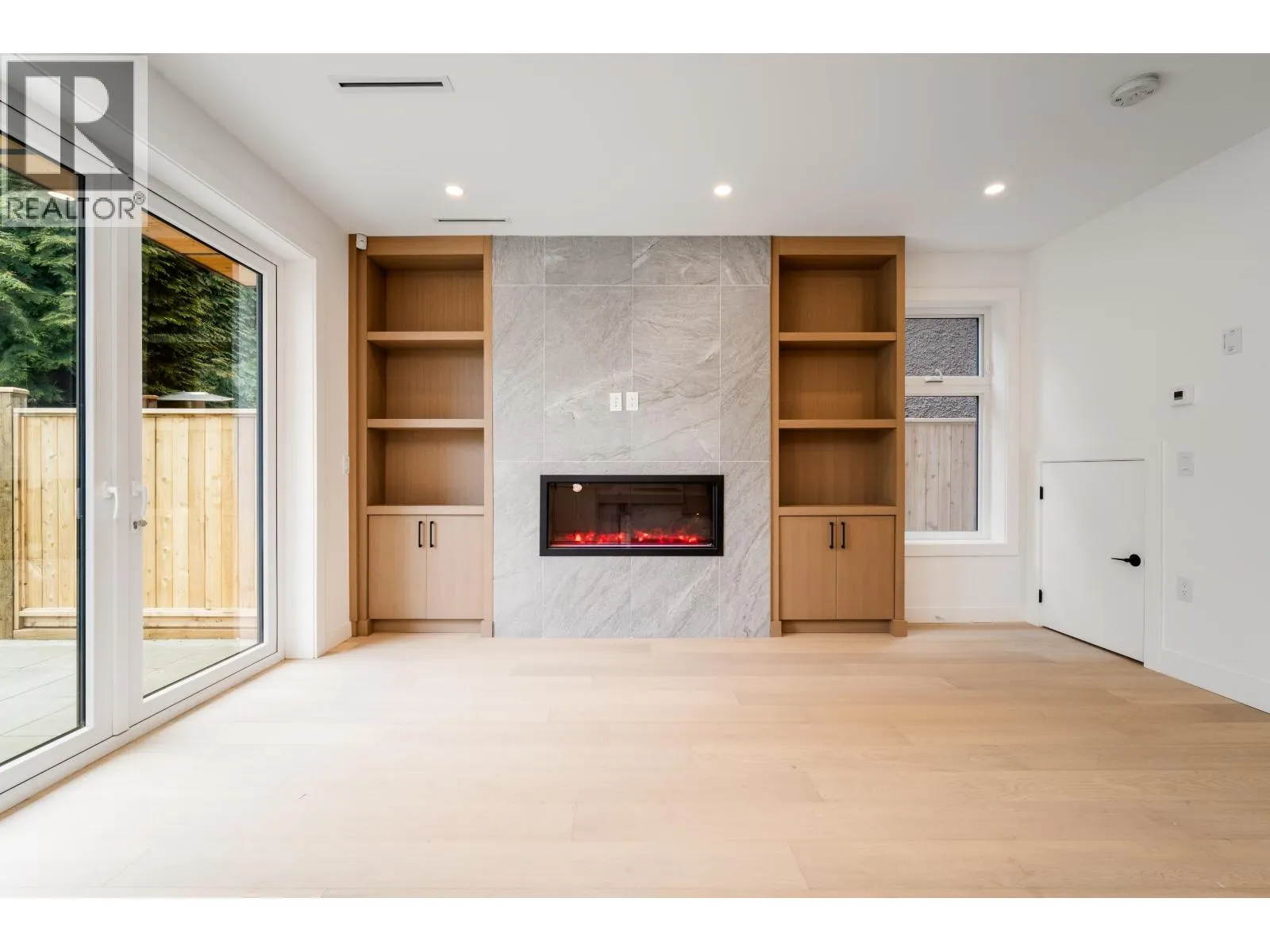 968 W 17TH AVENUE