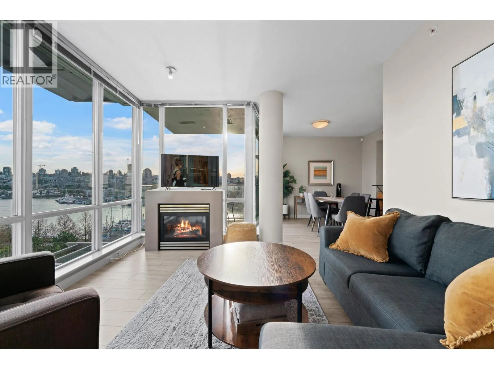907 633 KINGHORNE MEWS