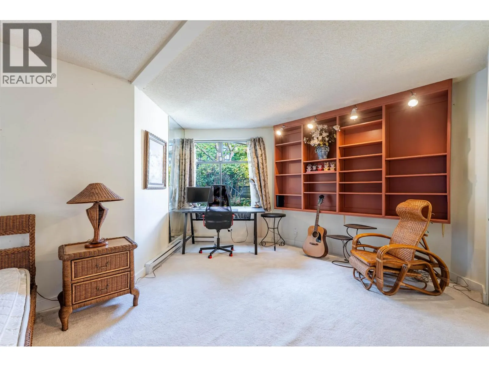 1200 ISLAND PARK WALK