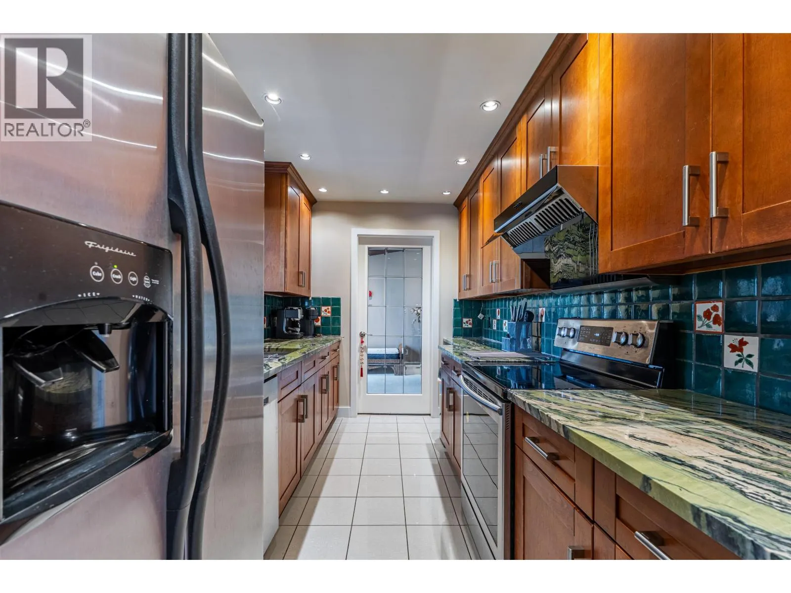 1200 ISLAND PARK WALK