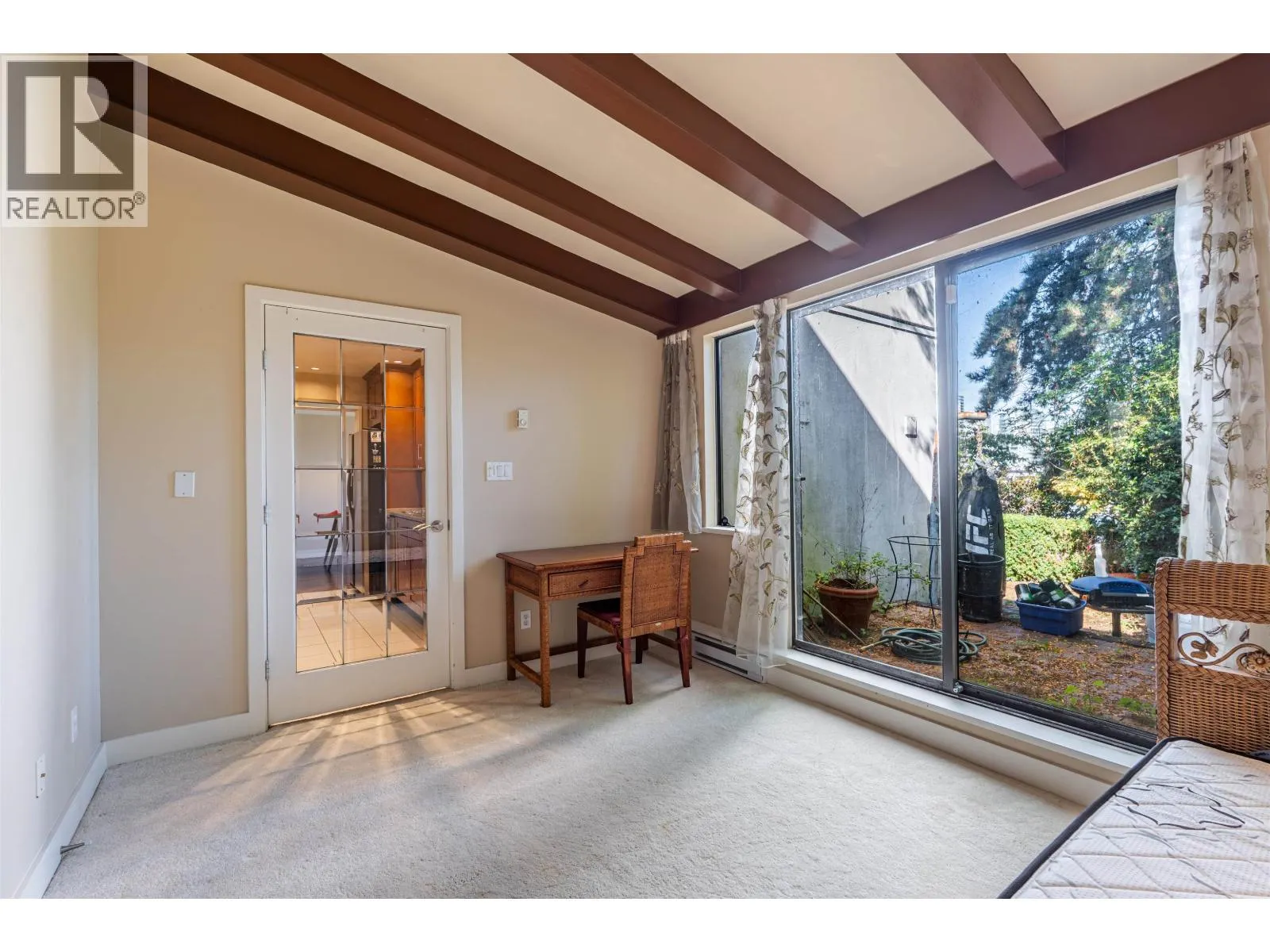 1200 ISLAND PARK WALK