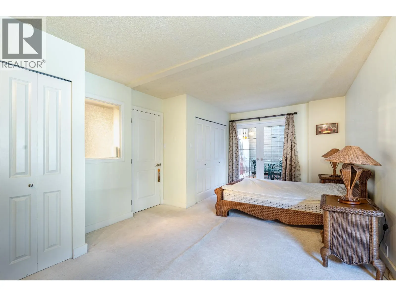 1200 ISLAND PARK WALK