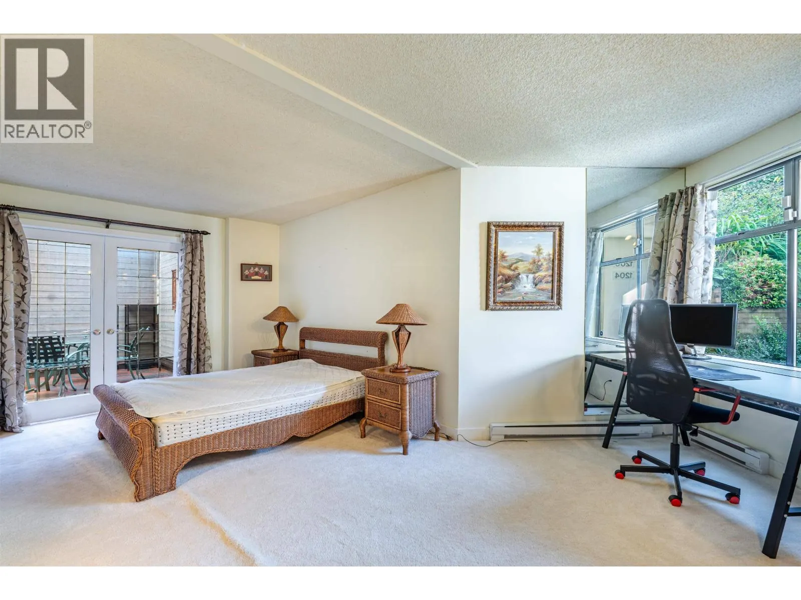 1200 ISLAND PARK WALK