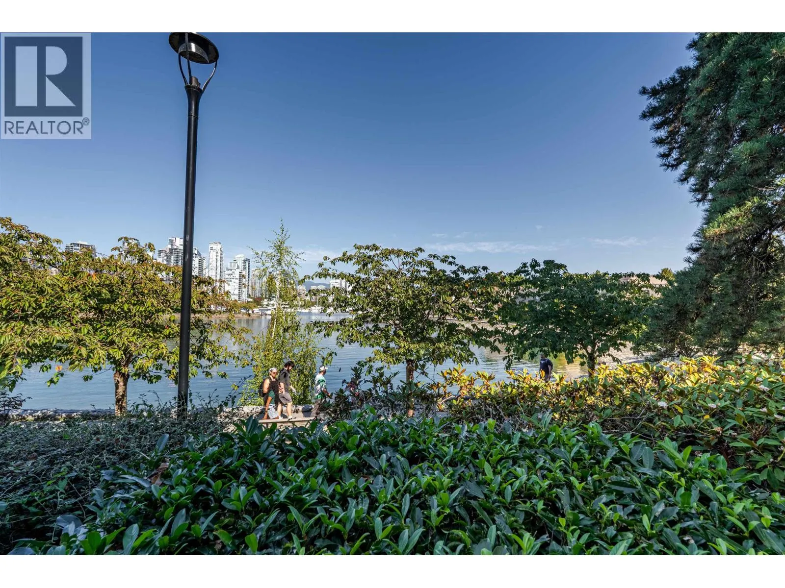 1200 ISLAND PARK WALK