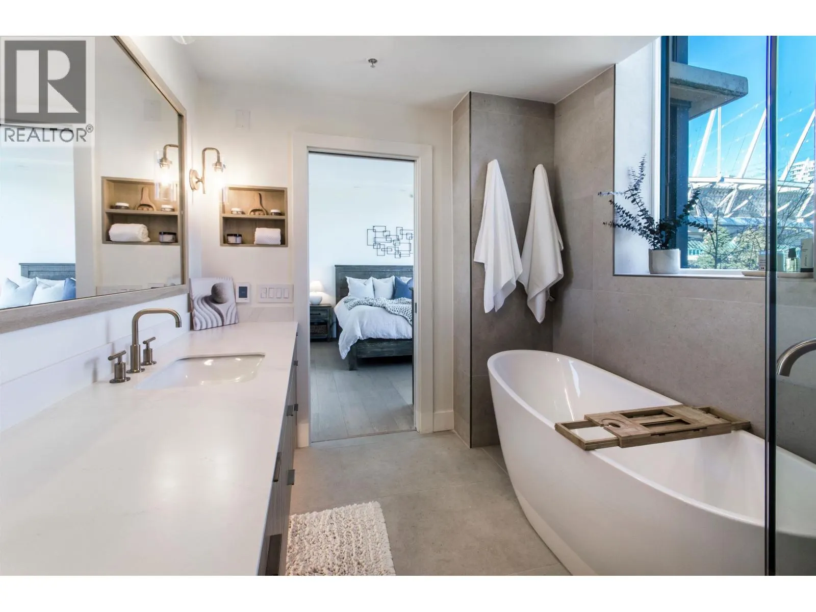 9 SMITHE MEWS