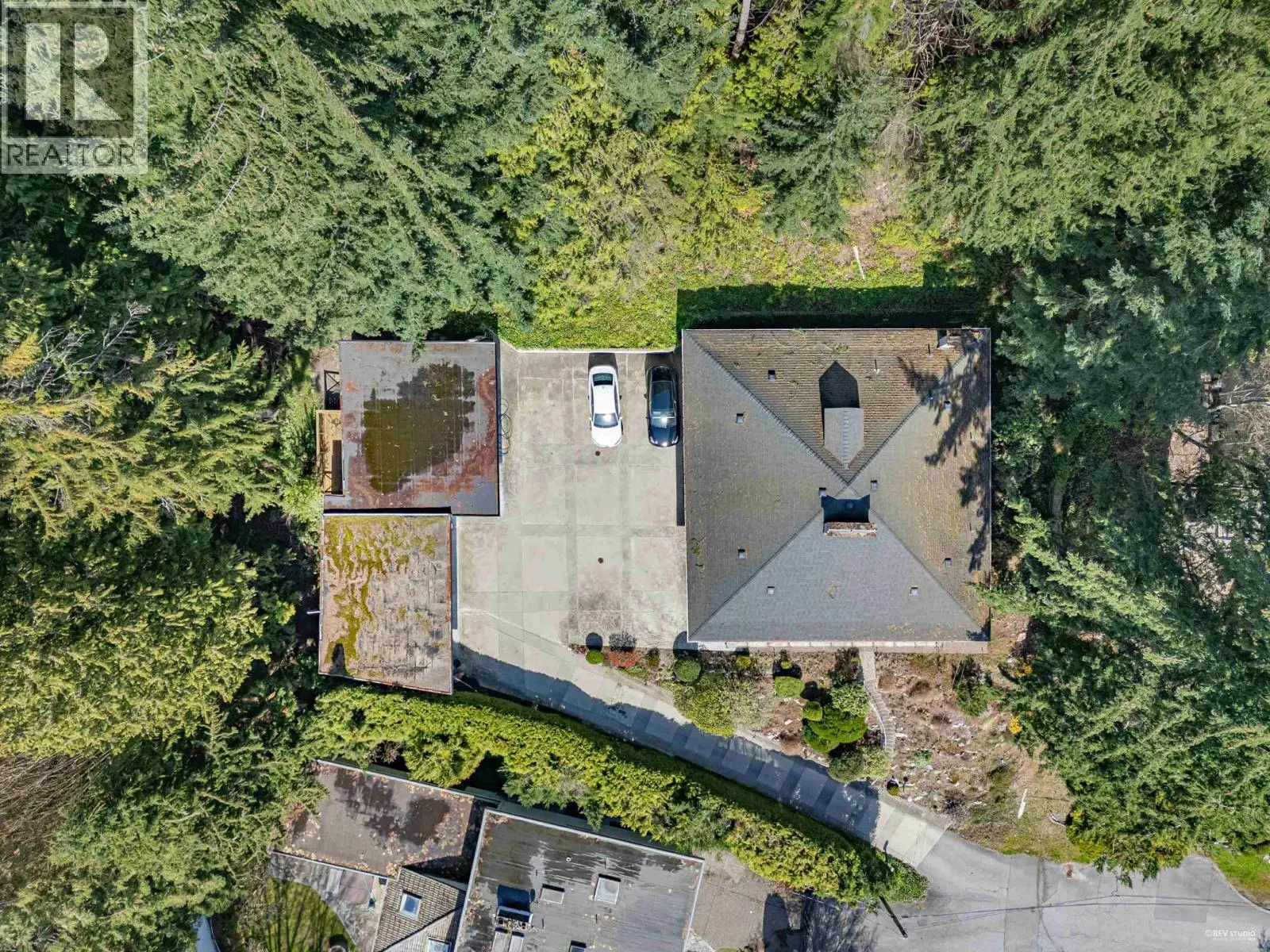 2755 SKILIFT PLACE