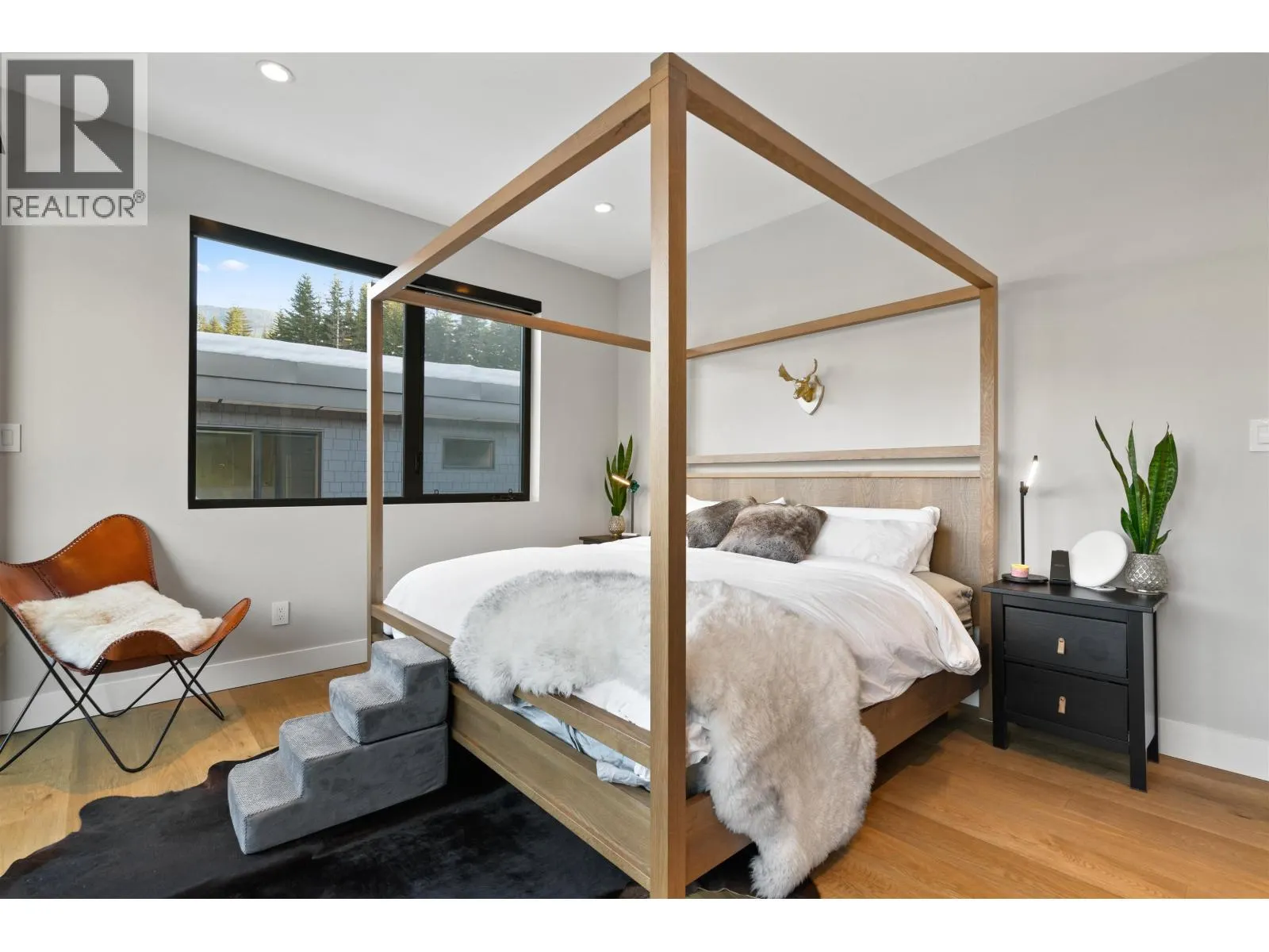 22 1350 CLOUDBURST DRIVE