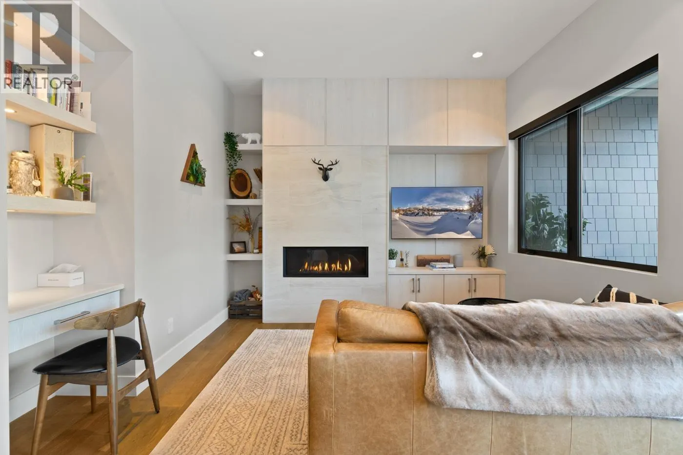 22 1350 CLOUDBURST DRIVE