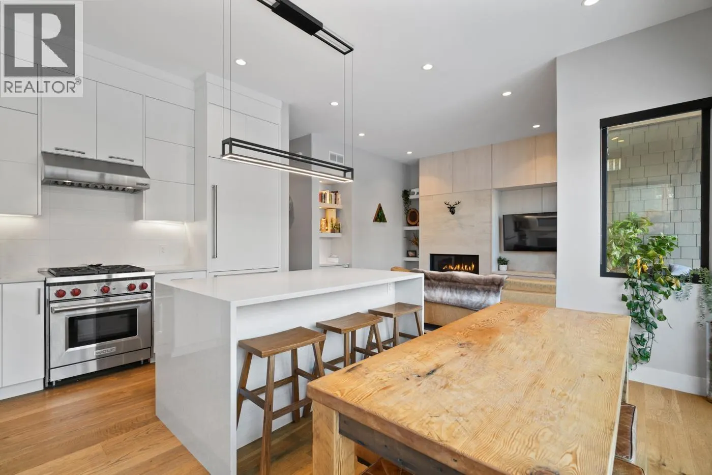 22 1350 CLOUDBURST DRIVE