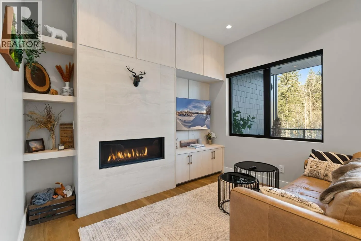 22 1350 CLOUDBURST DRIVE
