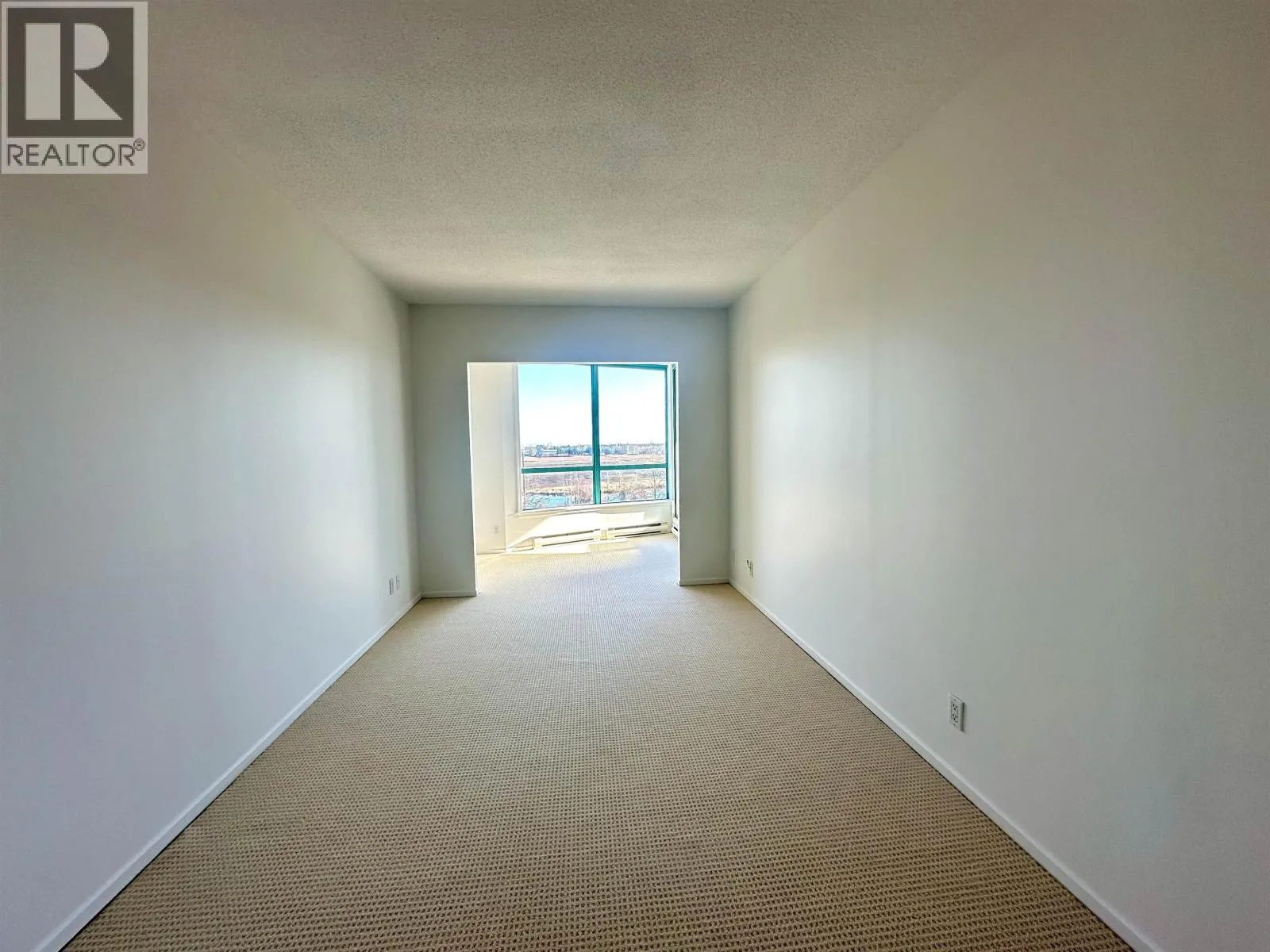 605 8871 LANSDOWNE ROAD