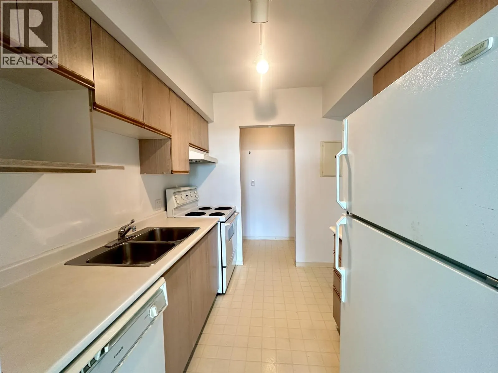 605 8871 LANSDOWNE ROAD