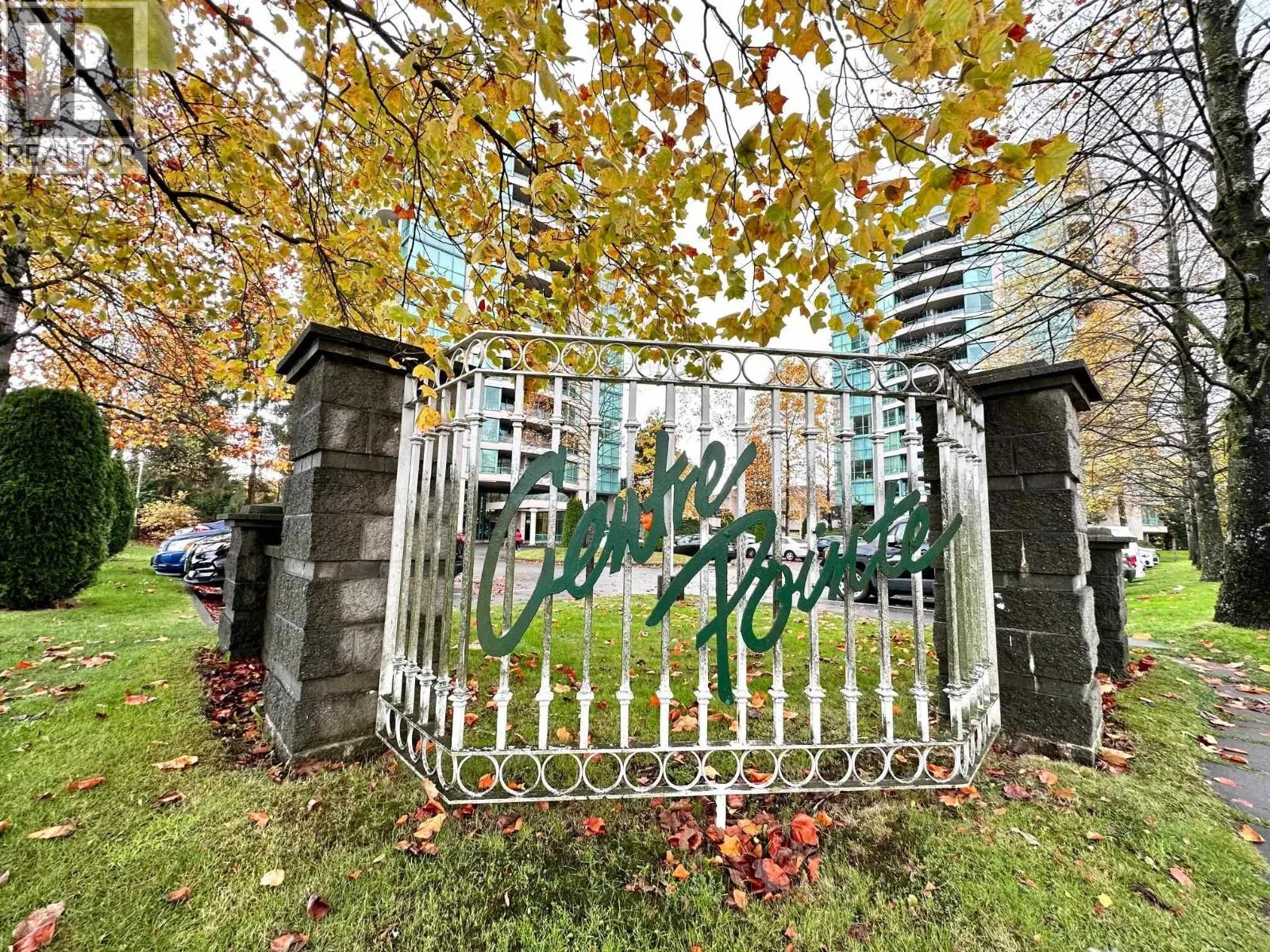 605 8871 LANSDOWNE ROAD