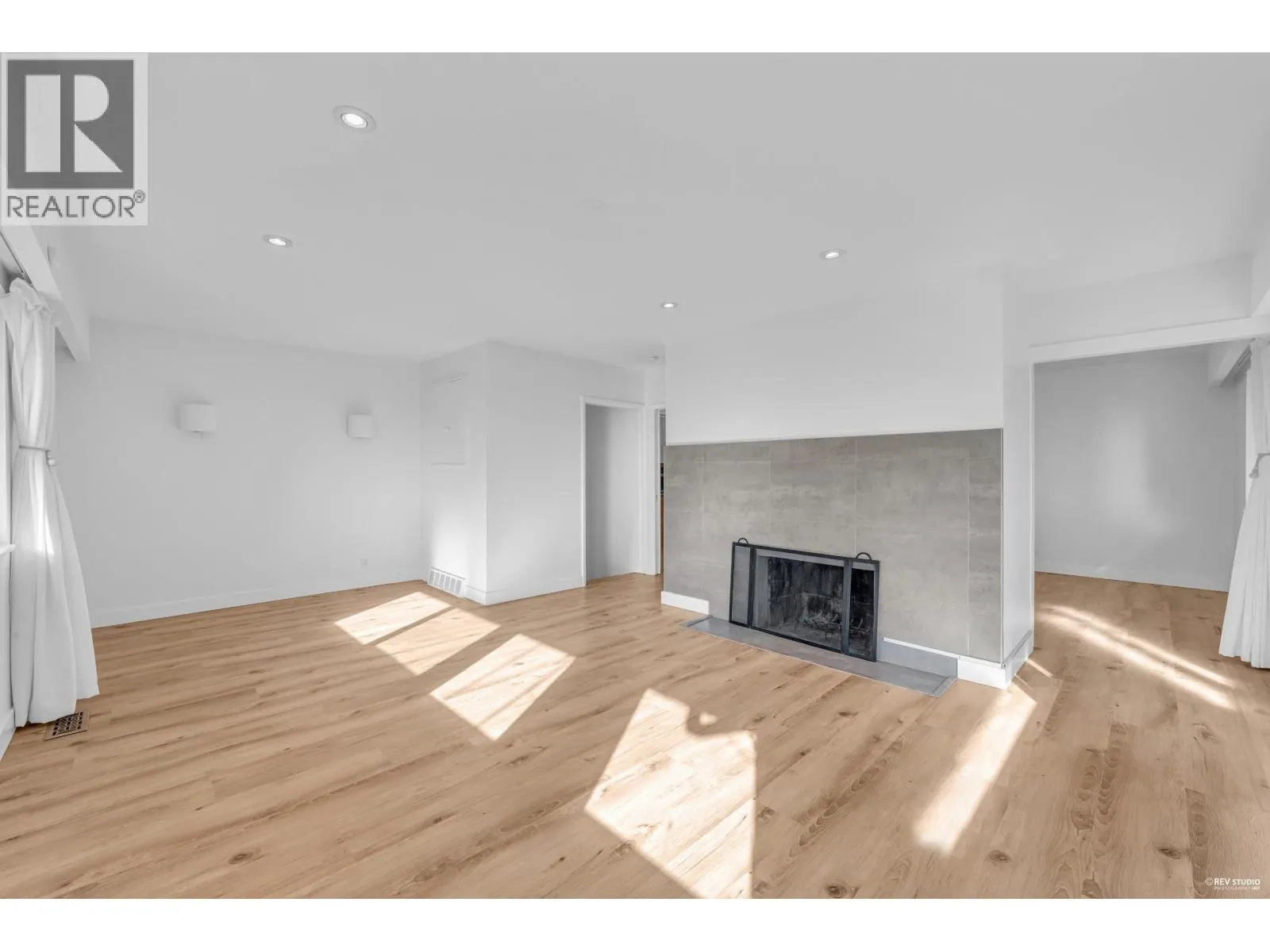1910 27TH STREET