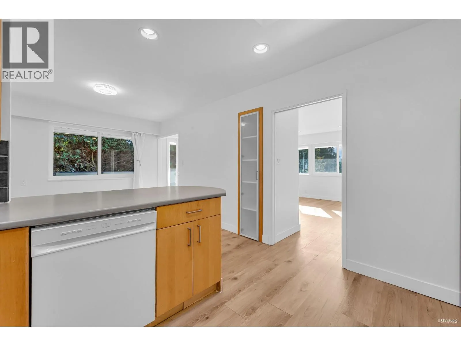 1910 27TH STREET