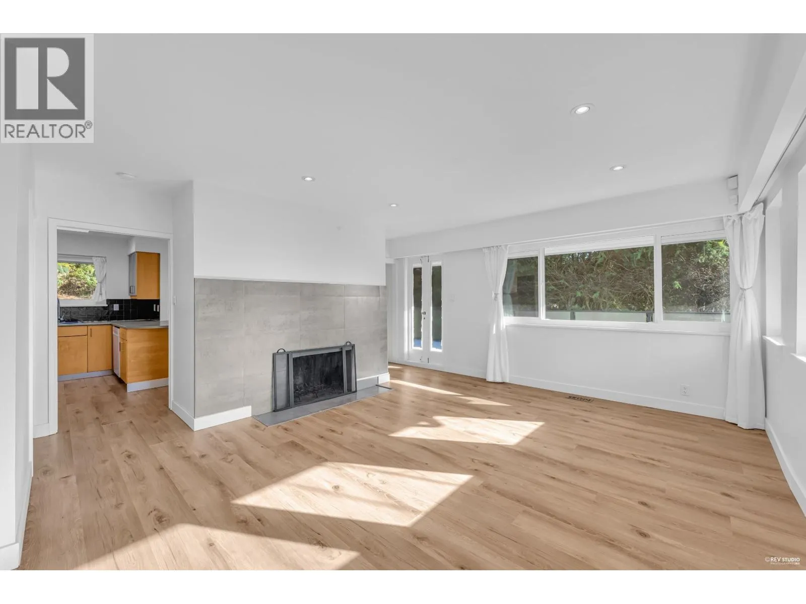 1910 27TH STREET