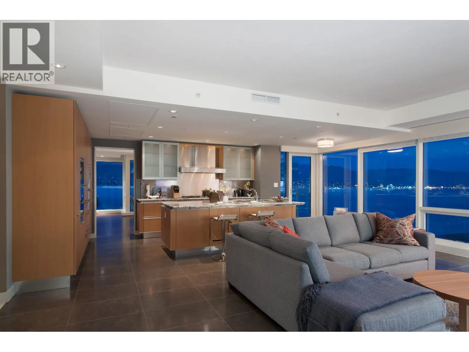 2202 1139 W CORDOVA STREET