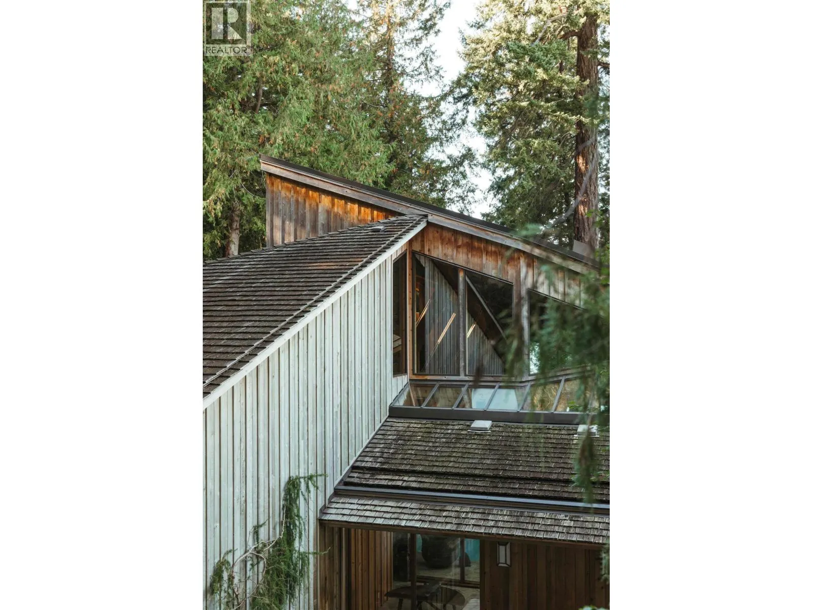 370-374 SMUGGLERS COVE ROAD