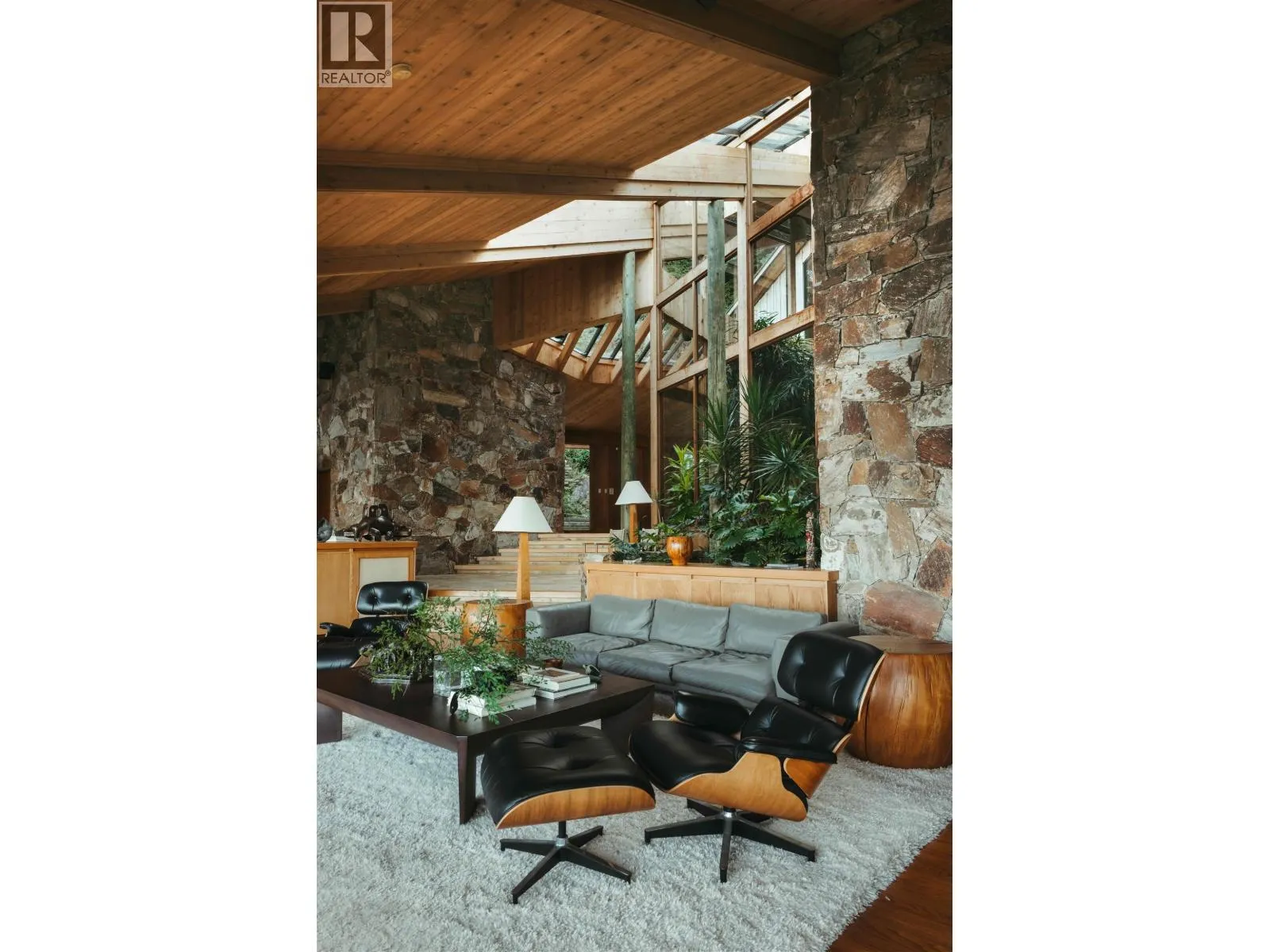 370-374 SMUGGLERS COVE ROAD