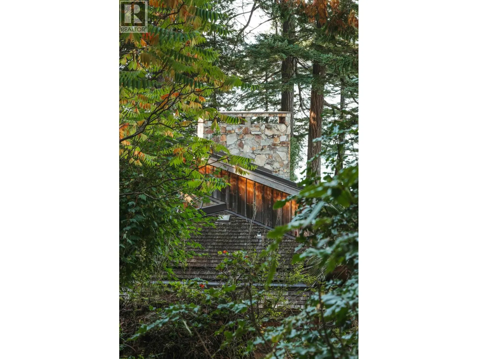 370-374 SMUGGLERS COVE ROAD