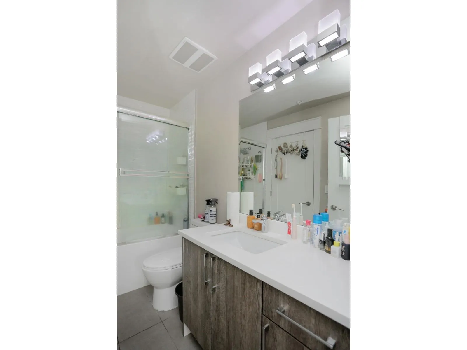 415 19228 64 AVENUE
