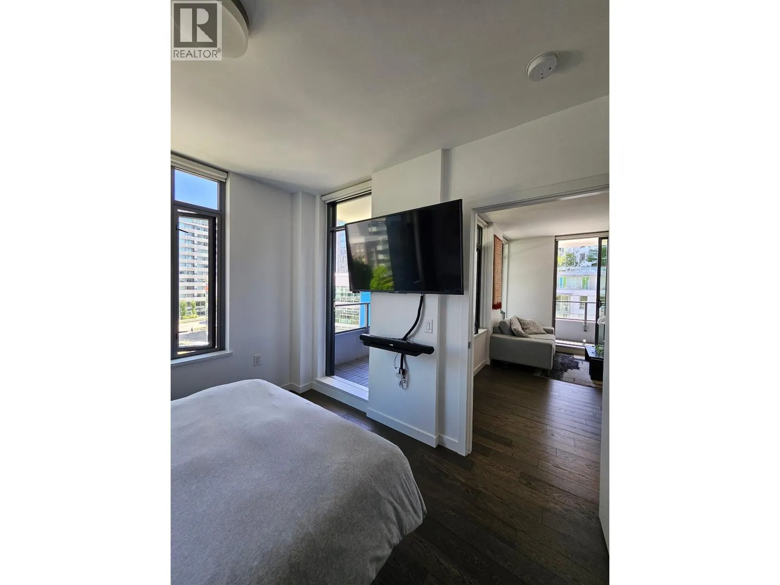 1688 PULLMAN PORTER STREET