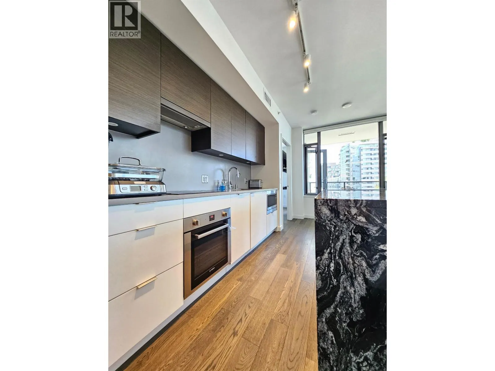 1688 PULLMAN PORTER STREET